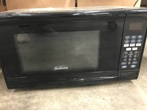 lot 123 image: USED APARTMENT SIZE MICROWAVE
