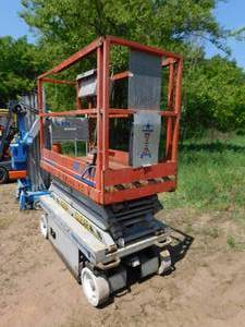 lot 18 image: 2000 SkyJack SJIII3219 Scissor Lift - FOR PARTS or REPAIR