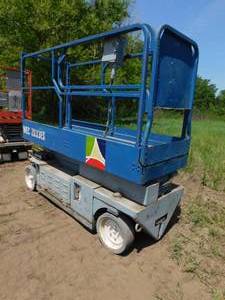 lot 19 image: 1998 MEC 2033ES Scissor Lift