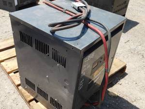 lot 32 image: Battery Builders 36 Volt Charger