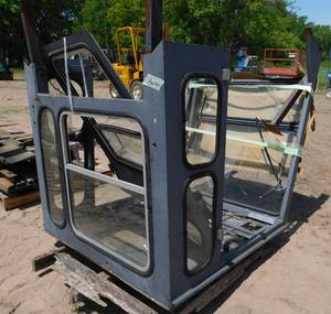 lot 43 image: Partial Martin Forklift Cab