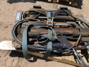 lot 46 image: Used Cascade Class III  Side Shift Fork Positioner with Forks