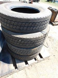 lot 58 image: 5 - Semi Tires without Rims