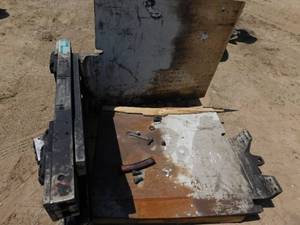 lot 59 image: Partial Cascade Class II Carton Clamp - For parts or Scrap