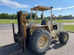 lot 2A image: 1988 CDS 706E 6000lb Rough Terrain Forklift