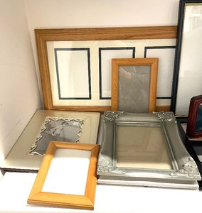 lot 125 image: Frames Galore