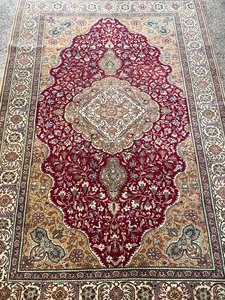 lot 21A image: Vintage Quality Area Rug