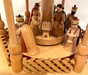 lot 116 image: Erzbirgische Volkskunst Wooden German Christmas Pyramid