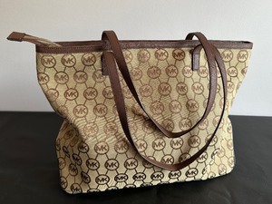 lot 74 image: Michael Kors Handbag