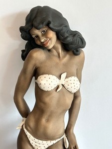 lot 24 image: Armani Giuseppe Caribbean Beauty Figurine 1784P