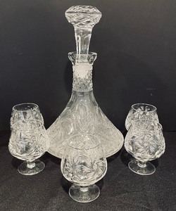 lot 134 image: Crystal and Glass Decanter, Ice Bucket and 5 Lowball Stemmed Glasses