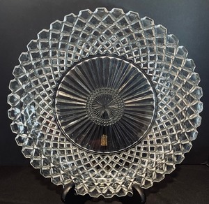 lot 251 image: Crystal and Clear Glass Serving Pieces