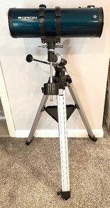 lot 287 image: NEW Orion Star Blast 4.5 EQ Equilateral Newtonian Reflector Telescope