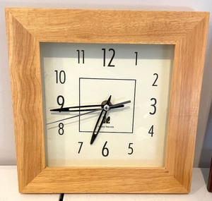 lot 295 image: Delightful Decor