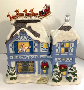 lot 321 image: Festive Musical Decor by Party Lite