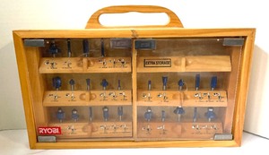 lot 323 image: Ryobi Bit Set