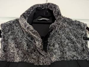 lot 153 image: Womens North Face Black and Grey Vest