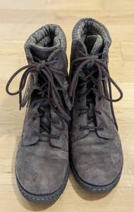 lot 173 image: BOC Brown Leather Boots