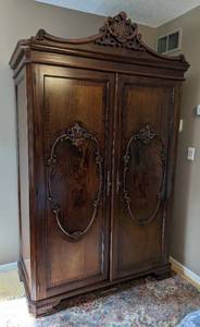 lot 8 image: Italian Carved Wood Armoire