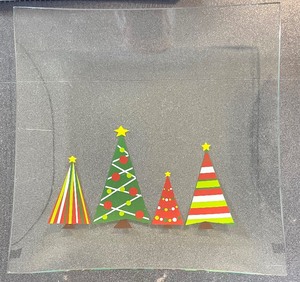 lot 337 image: New Pampered Chef Holiday Serving Platter and 4 Small Plates
