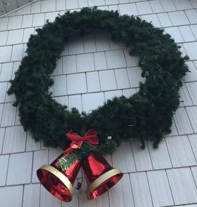lot 360 image: Extra Large Festive Lit Wreath with Matching Bell Decor