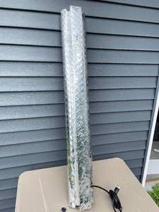 lot 378 image: Florescent 48 Inch Pull Cord Dual Shop Light