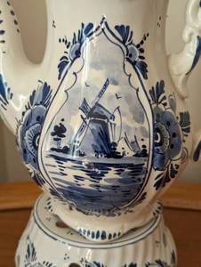 lot 187 image: Delft Teapot and Warmer