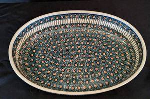lot 196 image: Boleslawiec Polish Pottery Casserole Dish