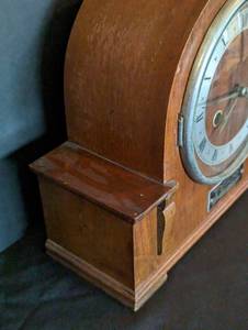 lot 206 image: Vintage Enfield Mantle Clock