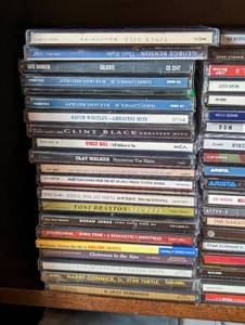 lot 212 image: Large Variety of CDs