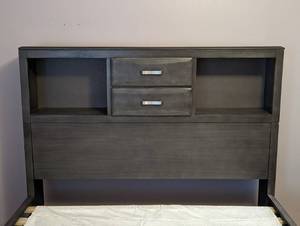 lot 35 image: Grey Full Size Storage Bed