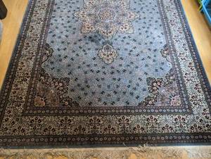 lot 431 image: Beautiful Turkish Wool Area Rug