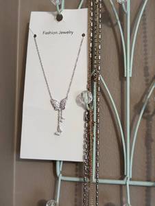 lot 437 image: Womens Fashion Necklaces