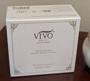 lot 440 image: Vivo and Premier Dead Sea Salt Scrubs