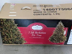 lot 454 image: 7.5ft Pre-lit Christmas Tree
