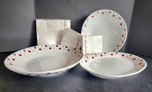 lot 408 image: Whimsical Pampered Chef Simpe Additions Serving Set