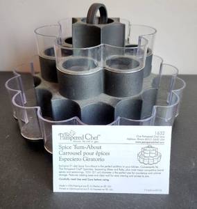 lot 475 image: Pampered Chef Textiles & More