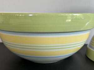 lot 90A image: Three Piece Pampered Chef Nesting Mixing Bowl Set
