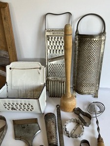 lot 96A image: Variety of Primitive Items