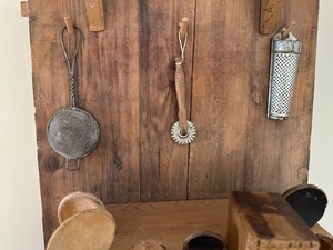lot 468 image: Vintage Decorative Wooden German Kitchen Board with Utensils