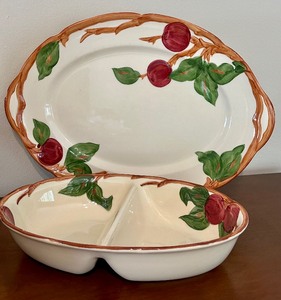 lot 470 image: Four Vintage Franciscan Apple Serving Pieces
