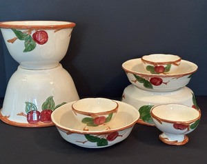 lot 471 image: Vintage Franciscan Apple Bowls
