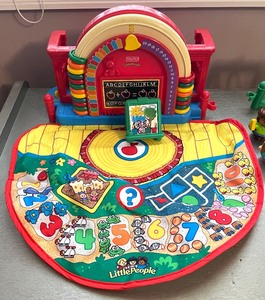 lot 498 image: Vintage Fisher Price Little People Time to Learn Preschool Play Set