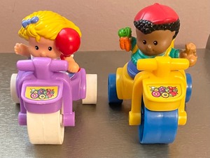 lot 508 image: Vintage Fisher Price Little People Fun Sounds Playground Play Set