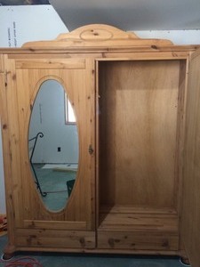 lot 519 image: Wardrobe Cabinet