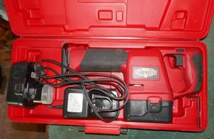 lot 29 image: Cordless Reciprocating Saw 18V - charged, tested, working