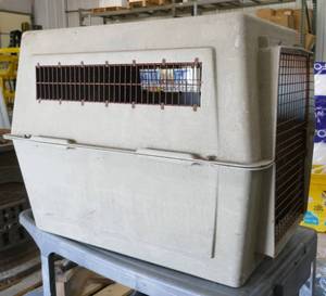 lot 78 image: Large Portable Dog Kennel - 39 in long x 26 wide x 30 tall