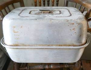 lot 103 image: Vintage turkey roaster with old Ball jars dated 1923-33