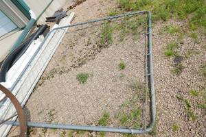 lot 113 image: Fence panel 6 ft square