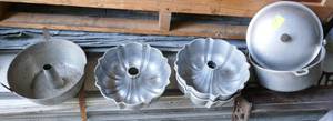 lot 114 image: Old HEAVY aluminum bakeware
